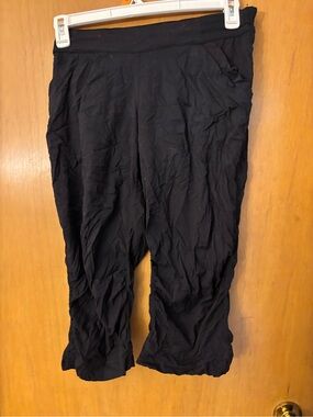 Ladies lululemon capris